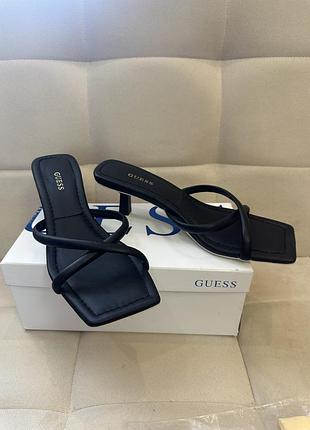 Шлепки оригінал guess