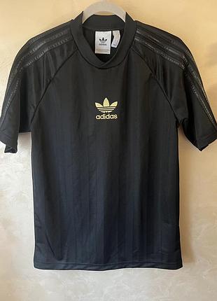 Футболка adidas розмір s
