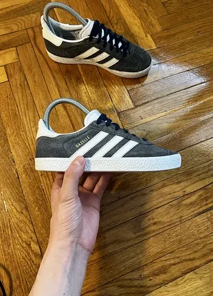 (34 размер, 22см) adidas gazelle серые замшевые женские кеды сірі замшеві кросівки кеди