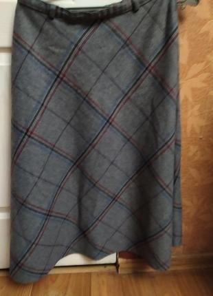 Вовняна спідниця