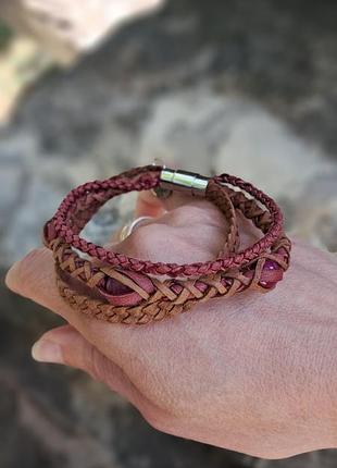 Чоловічий шкіряний браслет-оберіг з рубіном (корундом) hand made / стильний подарунок чоловіку
