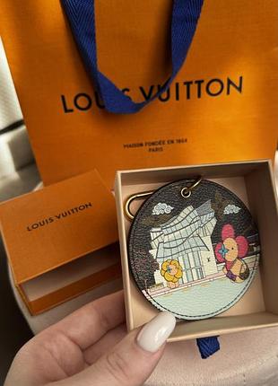 Лімітований шарм louis vuitton !! оригінал !!стан нового
