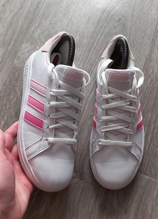 Фірмові кросівки adidas grand court