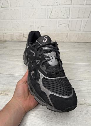 Крутые кроссовки asics 3