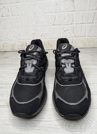 Крутые кроссовки asics 4