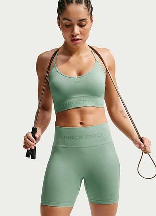 Жіночий безшовний комплект топ + шорти nike pro оригінал з нових колекцій.