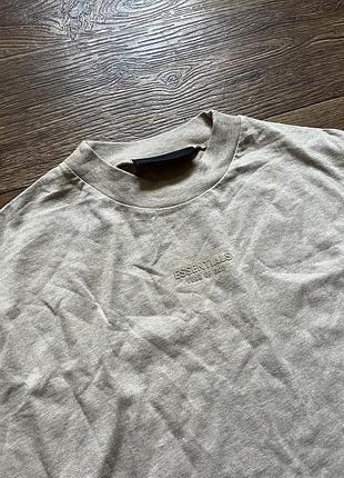 Футболка fear of god essentials