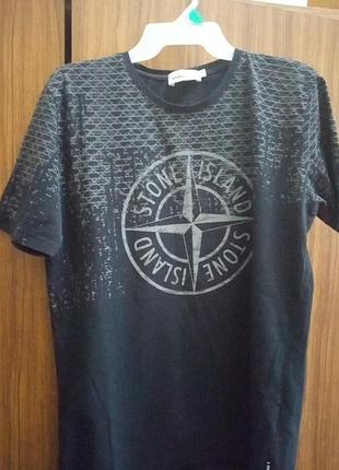 Футболка  чорна stone island