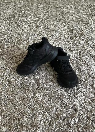 Легенькі стильні кросівки adidas 28 розміру