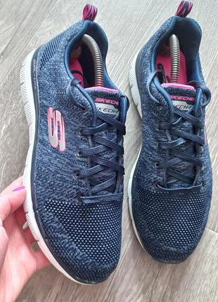 Женские кроссовки skechers