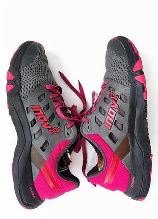 Туристические треккинговые кроссовки inov8