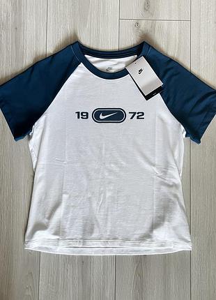 Жіноча футболка nike