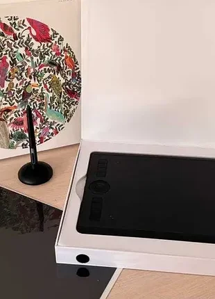 Wacom intuos pro medium + чохол + накладка + стержні