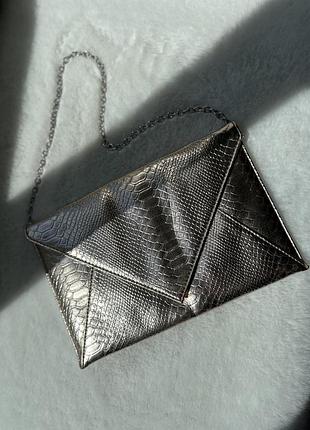 Стильный золотистый клатч claire’s, золотой клатч, клатч с цепочкой, клатч папка
