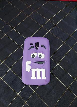 Этот фиолетовый силиконовый чехол с 3d-персонажем m&m's предназначен для моделей samsung galaxy, таких как s3 mini или j1.