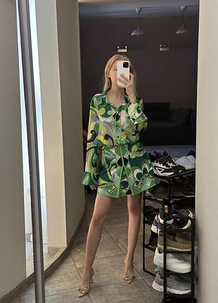 Костюм від zara, шовкова сорочка та спідниця з цупкого матеріалу. розмір s-m