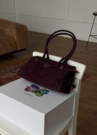 Сумка prada bonnie medium suede shoulder bag темно-бордовый