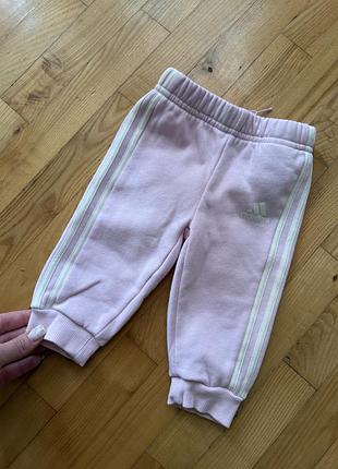 Продам штанці adidas 3-6 міс(68 см)