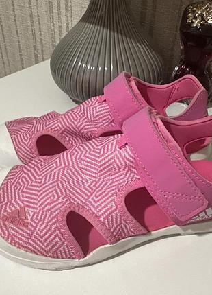 Босоніжки на дівчинку adidas