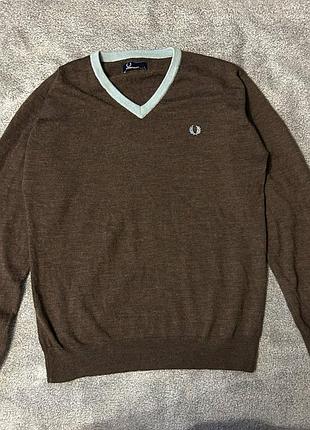 Светр fred perry з v-подібним вирізом, розмір l, оригінал