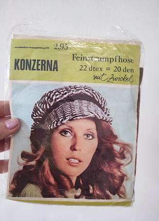 Винтажная упаковка колготок konzerna из 1970-х годов с изображением женщины в вязаной шапке в стиле baker boy