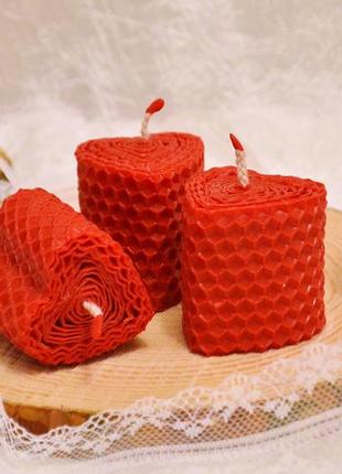 Медовые свечи в форме сердца из вощины