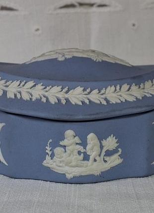 Бижутерница wedgwood (ведьвуд), Ангия