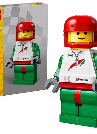 Новинка! новий набір лего - збільшена мініфігурка гонщика [lego 40819 - up-scaled racing driver]