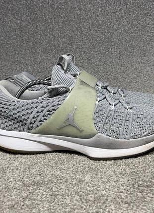 Оригінальні кросівки nike jordan trainer 2