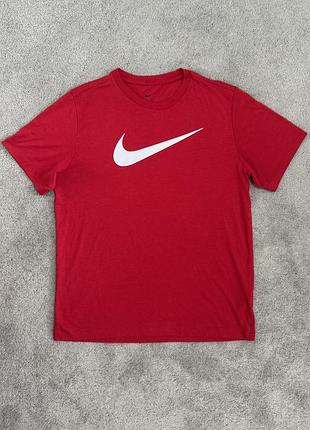 Футболка спортивна чоловіча nike