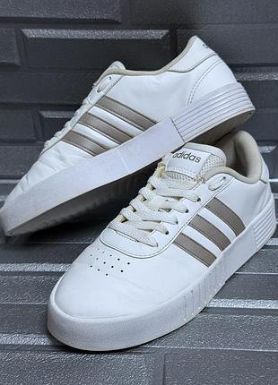 Кросівки жіночі adidas court bold original 38 розмір (24,5 см устілька) на масивній підошві штучна шкіра білі зі смужками бронзового кольору