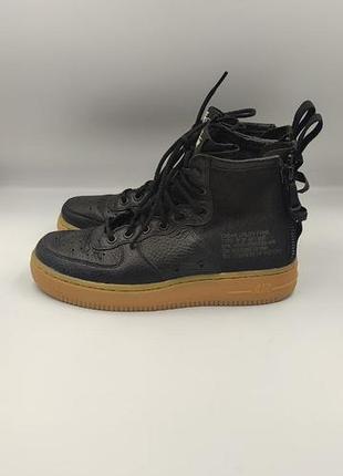 Оригінальні високі кросівки-черевики nike sf air force 1 mid black gum (розмір 39 / 25 см)