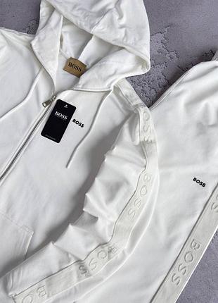 Костюм hugo boss: зіп худі штани 2 пари шкарпеток ціна: 2499 грн сезон: весна/осінь /літо розміри s,m,l,xl,xxl