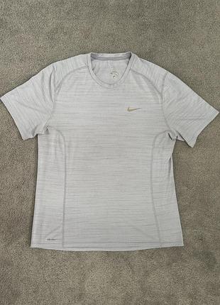 Футболка спортивна чоловіча nike