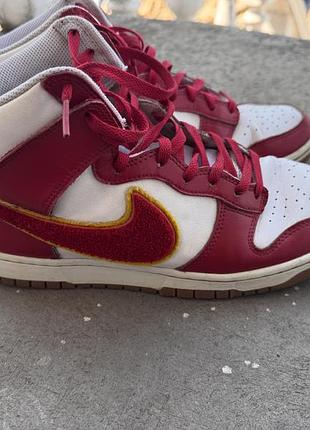 Nike jordan 1 mid red