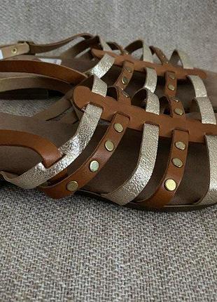 Босоніжки clarks