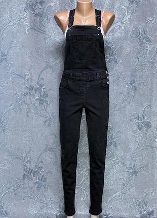Комбінезон брючний джинсовий жіночий 42 (uk8) розмір скіні чорний denim обтислий декоративні потертості на лямках, що регулюються