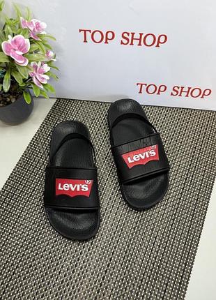 Оригінальні шльопанці levi's