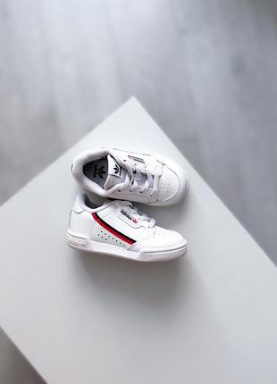 Кросівки adidas розмір 23