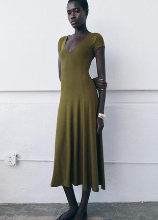 Довга сукня в рубчик від zara