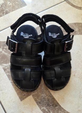 Босоніжки на хлопчика dr. martens