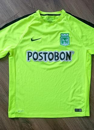 Брендова футболка nike.