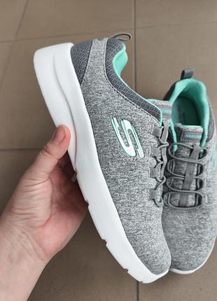 Новые кроссовки skechers