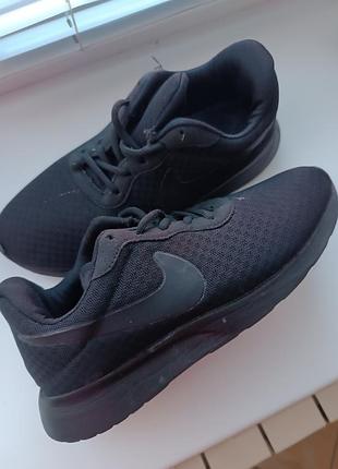 Черные текстильные кроссовки nike