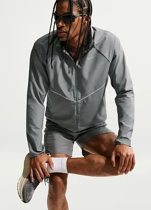 Оригінал! куртка чоловіча nike running jacket dri-fit miler uv - smoke grey/reflective... if2369-084