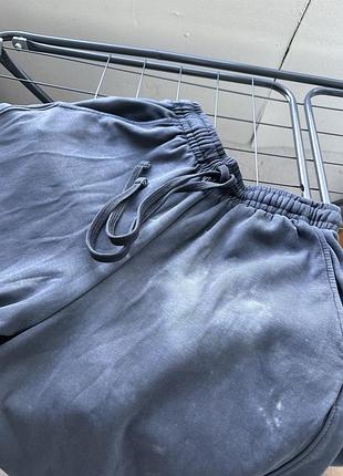 Плюшеві штани bershka barrel із фіксаторами джогери графітового кольору