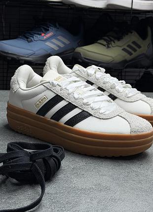 Кросівки на платформі adidas jq5629