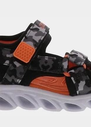 Оригинал.фирменные,детские босоножки-сандалии skechers с мигающей подошвой