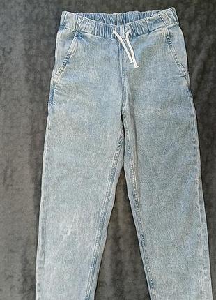 Джинсы голубые варенка 140 9-10 лет jogger &amp; denim