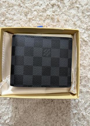 Гаманець lv